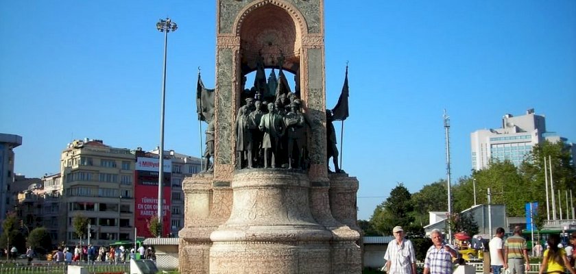 Top ways to experience Taksim Square